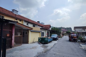 Seksyen 1A Petaling Jaya 2 Storey Terrace House