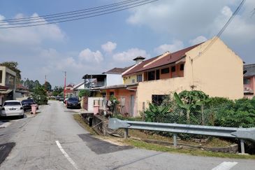 Seksyen 1A Petaling Jaya 2 Storey Terrace House
