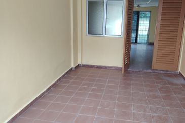 Seksyen 1A Petaling Jaya 2 Storey Terrace House