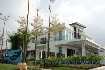 MYDiva, Perdana Lakeview East