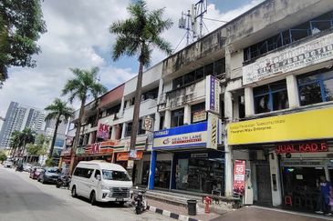 HiCom-Glenmarie Industrial Park