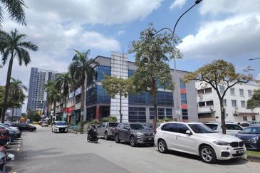 HiCom-Glenmarie Industrial Park