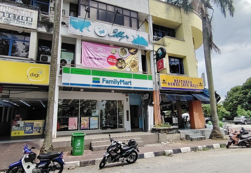 HiCom-Glenmarie Industrial Park