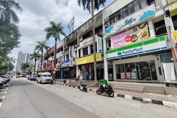 HiCom-Glenmarie Industrial Park