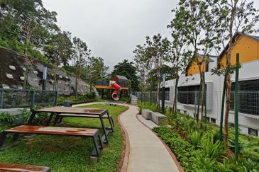 East 57 (Residensi Laman Timur)