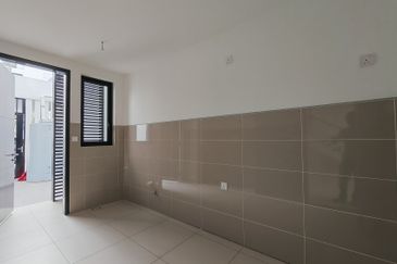 East 57 (Residensi Laman Timur)