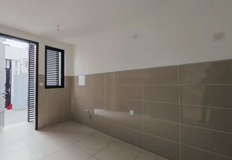 East 57 (Residensi Laman Timur)