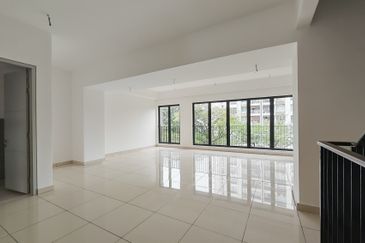 East 57 (Residensi Laman Timur)