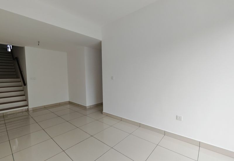 East 57 (Residensi Laman Timur)