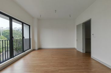 East 57 (Residensi Laman Timur)