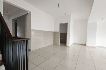 East 57 (Residensi Laman Timur)