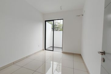 East 57 (Residensi Laman Timur)