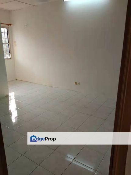 Walking Distance to LRT, Townhouse upper unit, Kuala Lumpur, Setapak