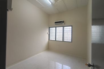 Taman Melawati (Newly renovated)  Single Storey walking distance to shop