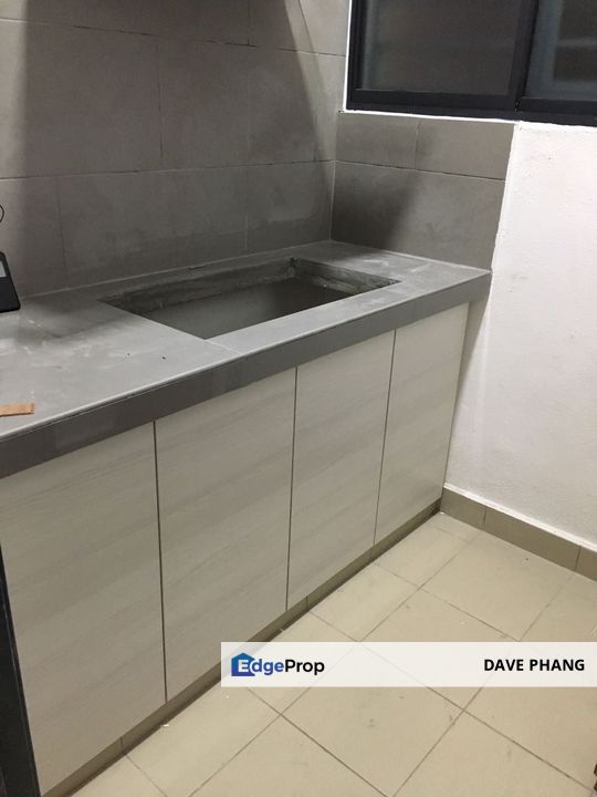 Renovated with plaster ceiling Move in condition with Kitchen Cabinet, Built in wardrobe and aircond , Selangor, Selayang