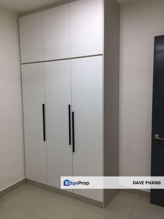 Renovated with plaster ceiling Move in condition with Kitchen Cabinet, Built in wardrobe and aircond , Selangor, Selayang