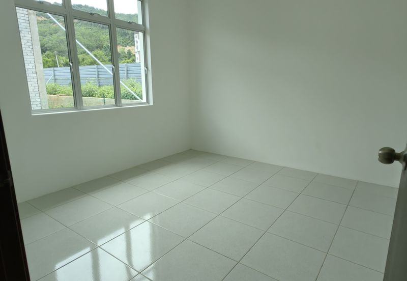 Simfoni East Taman Tunku Intan Safinaz