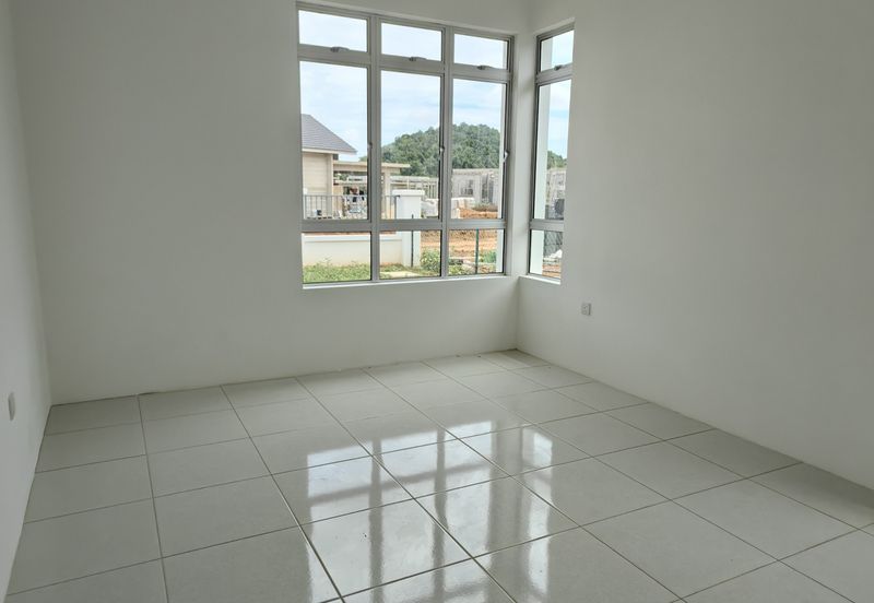 Simfoni East Taman Tunku Intan Safinaz