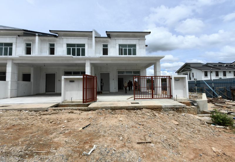 Simfoni West Taman Tunku Intan Safinaz