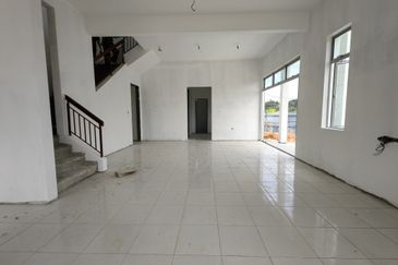 Simfoni West Taman Tunku Intan Safinaz