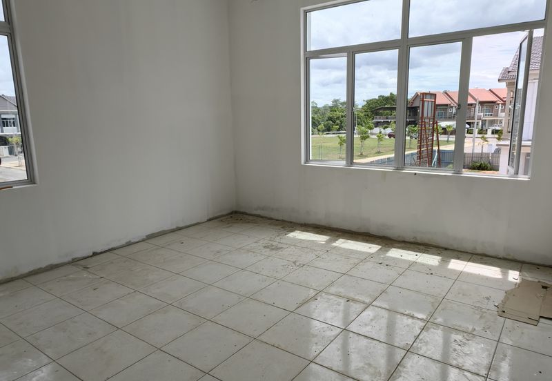 Simfoni West Taman Tunku Intan Safinaz