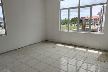 Simfoni West Taman Tunku Intan Safinaz