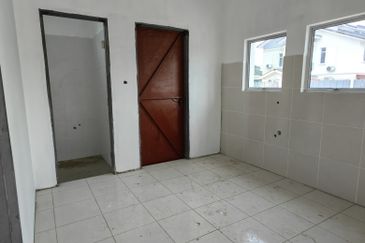 Simfoni West Taman Tunku Intan Safinaz