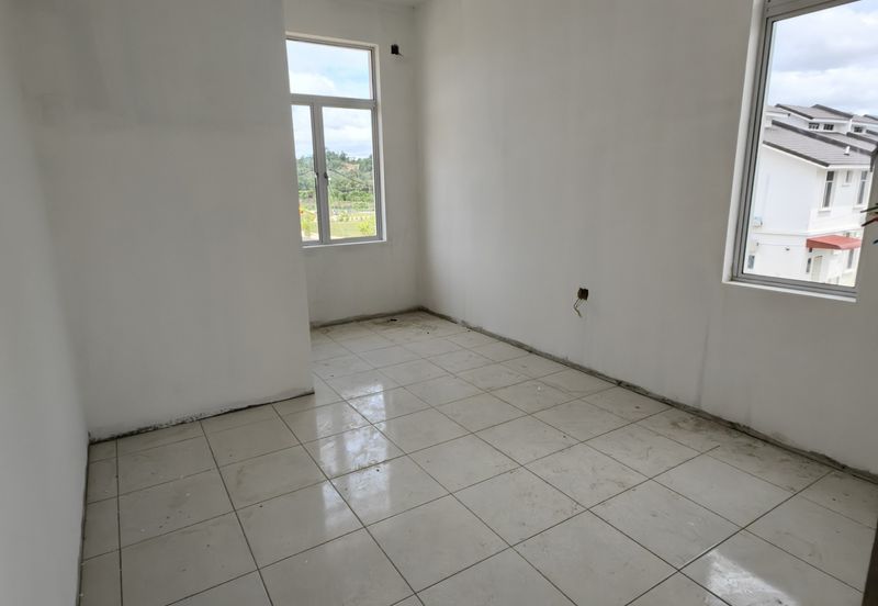 Simfoni West Taman Tunku Intan Safinaz