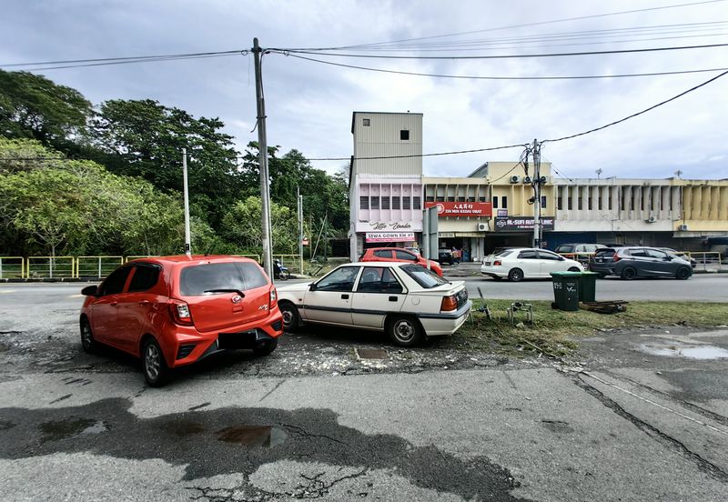 Jalan Seberang Perak