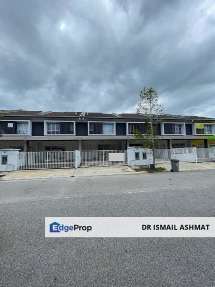 DOUBLE STOREY TERRACE HOUSE TAMAN HARMONI VISTA 5 BANDAR UNIVERSITI PAGOH MUAR JOHOR FOR SALE , Johor, Pagoh