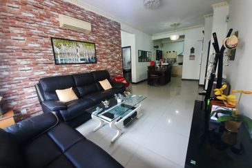 Desa Idaman Residences