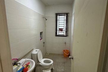 Maple Red, Adda Heights