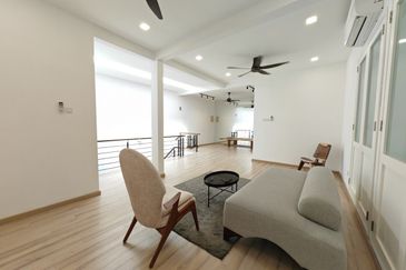 Maple Red, Adda Heights