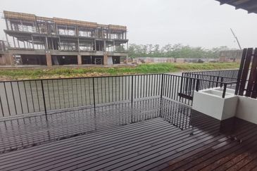 Senibong Cove Waterway Residences