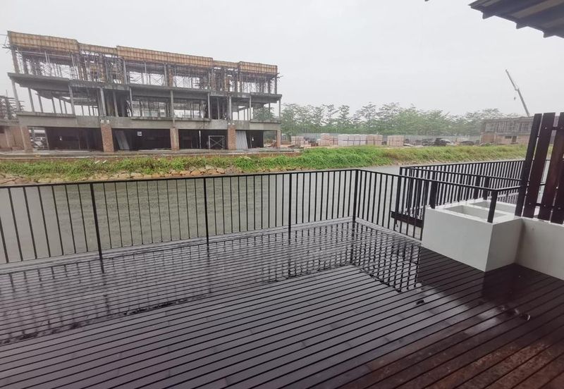 Senibong Cove Waterway Residences