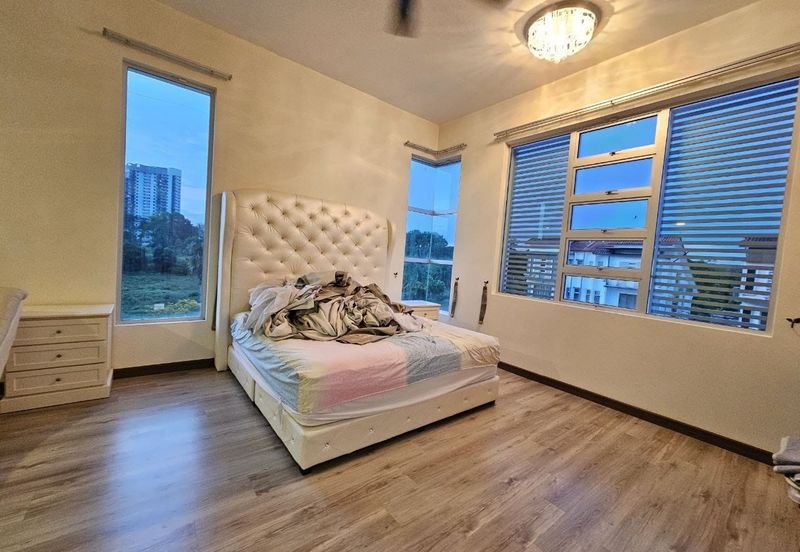 Bina Park Bandar Seri Alam