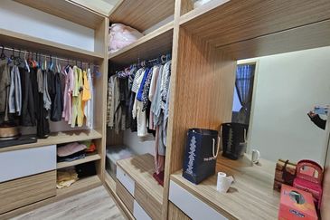 Bina Park Bandar Seri Alam