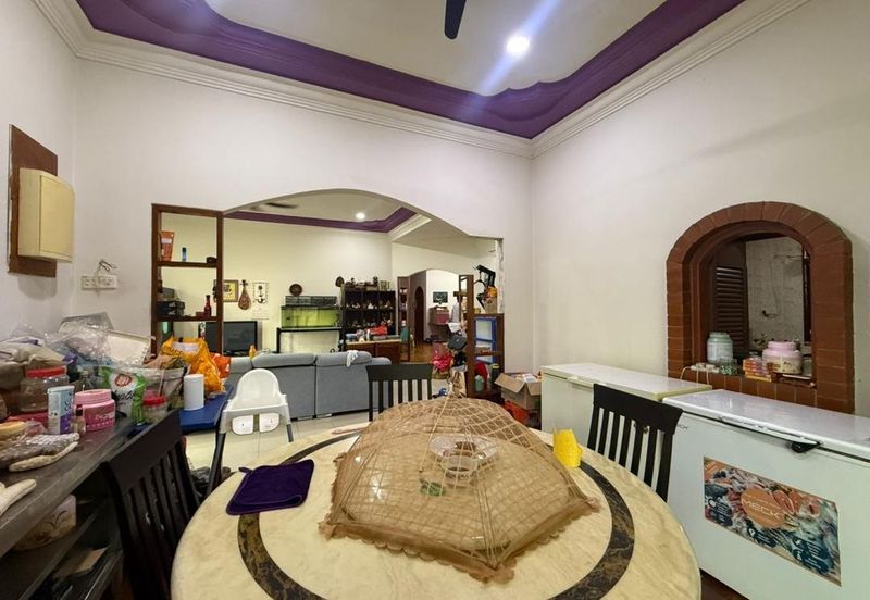 The Country Residency