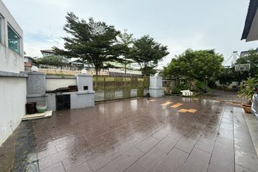 The Country Residency