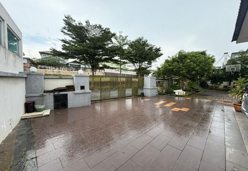 The Country Residency