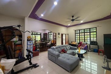 The Country Residency