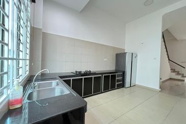 Austin Residence @Taman Mount Austin