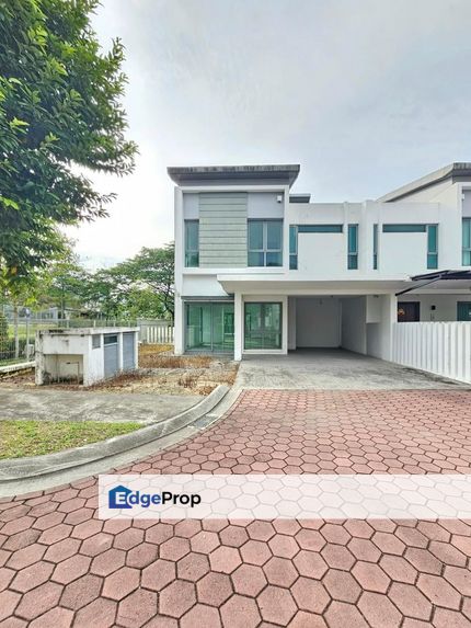 Double Storey Semi-D Endlot @ Taman Molek, Johor, Johor Bahru