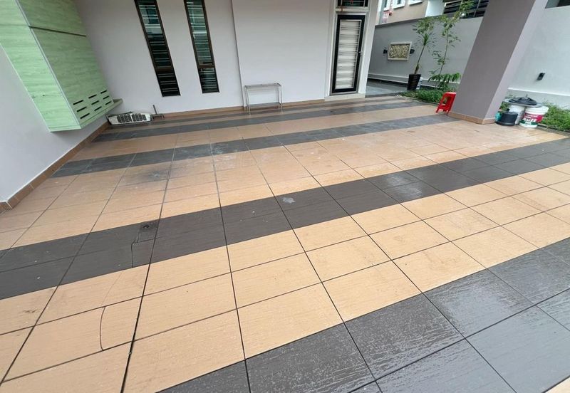 Maple Red, Adda Heights