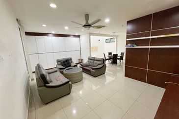 Maple Red, Adda Heights