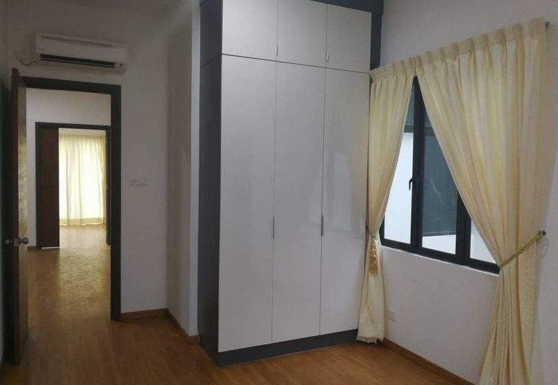 The WaterEdge Residences