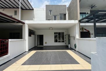 Double Storey Terrace @ Setia Tropika