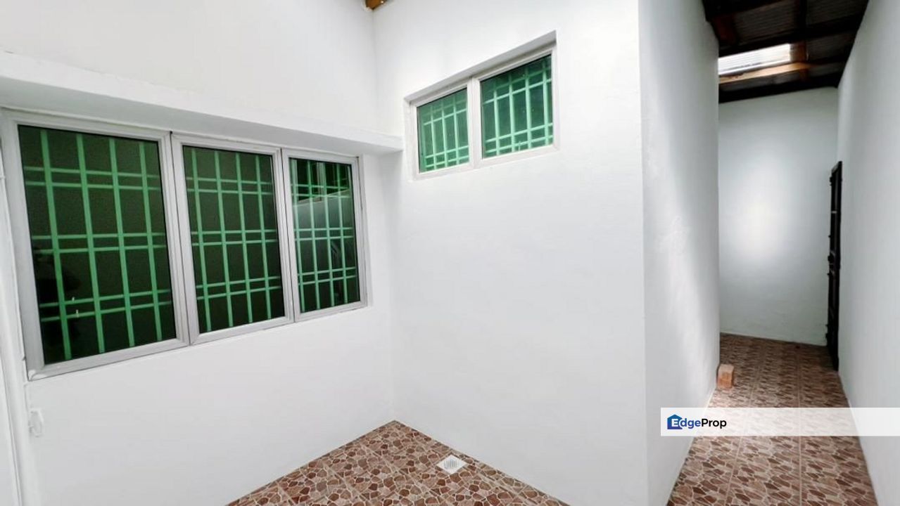 Double Storey Terrace @ Seri Alam, Johor, Masai