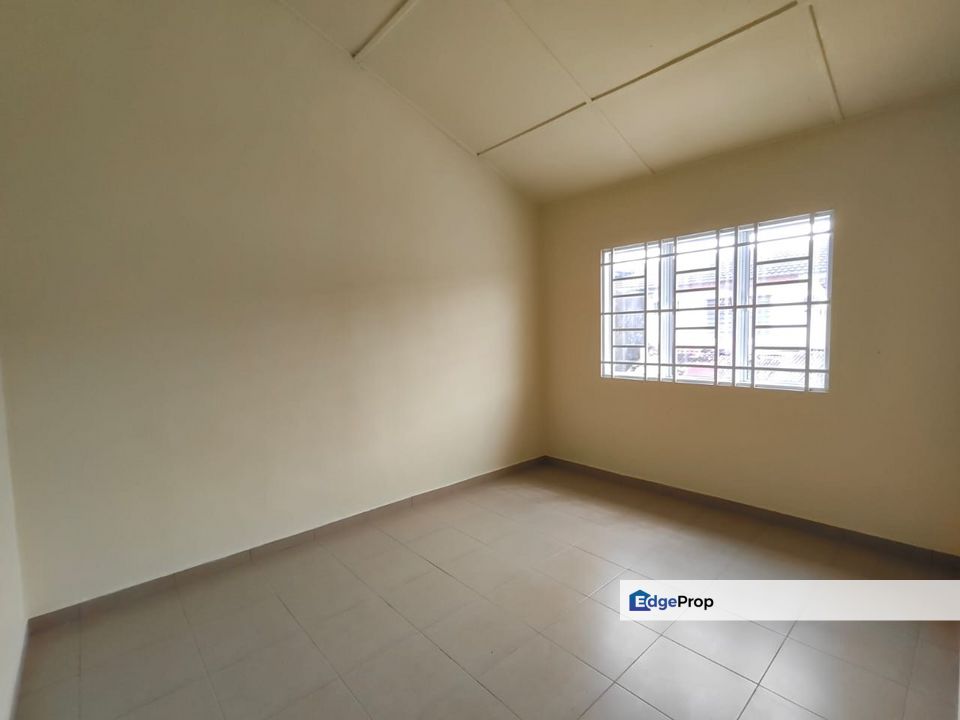 Double Storey Low Cost @ Desa Cemerlang, Johor, Ulu Tiram