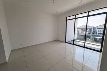 Crest @ Austin Sapphire